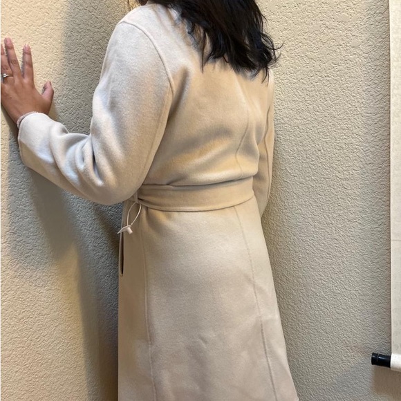 100% Wool Light beige coat Size M (US 8/10) - Picture 6 of 7
